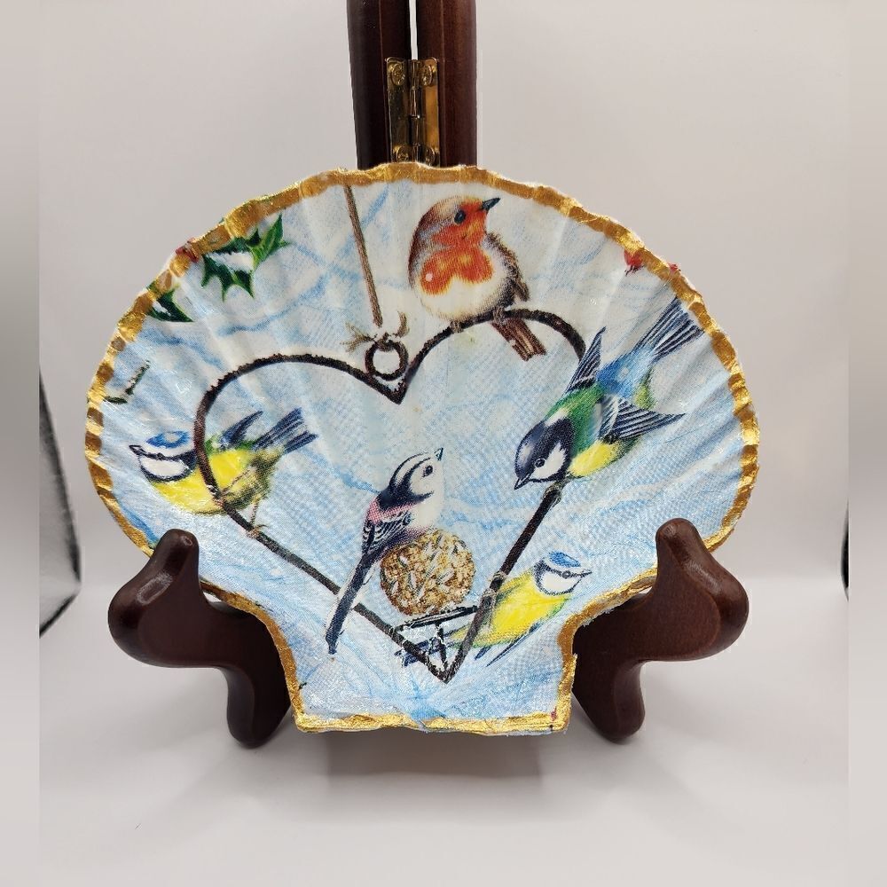 SCALLOPED FAN SHELL 